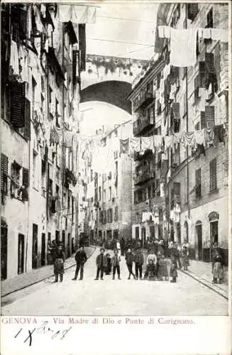 Ak Genova Liguria, Via Madre di Dio e Ponte di Carignano, Straßenpartie in der Stadt, Gruppenbild