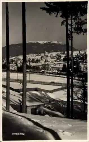 Ak Predeal Rumänien, Waldblick auf den verschneiten Ort, Winter