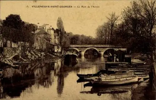 Ak Villeneuve Saint Georges Val de Marne, Le Pont de l'Yerres