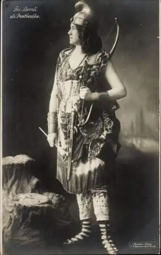 Ak Schauspielerin Emma Berndl, Portrait, als Penthesilea