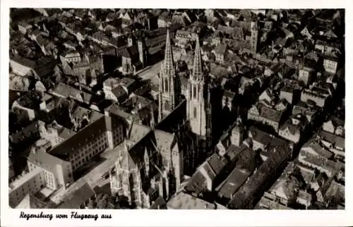 Ak Regensburg an der Donau Oberpfalz, Dom, Fliegeraufnahme