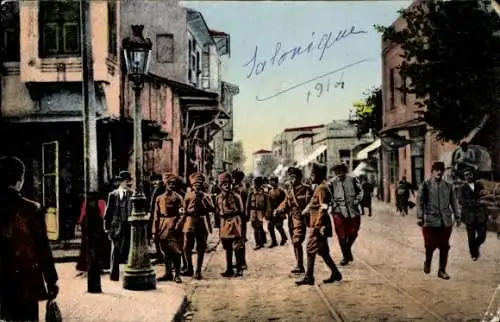 Ak Thessaloniki Griechenland, Indische Soldaten, Straßenpartie