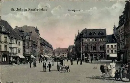 Ak St. Johann Saarbrücken im Saarland, Marktplatz, Frau mit Kinderwagen