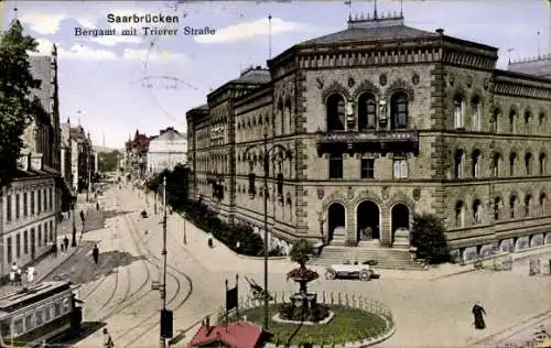 Ak Saarbrücken, Bergamt mit der Trierer Straße, Straßenbahn