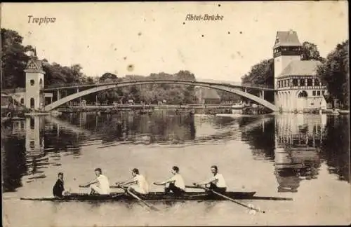 Ak Berlin Treptow, Abtei Brücke, Regatta, Blick vom Kaiser Bad Garten