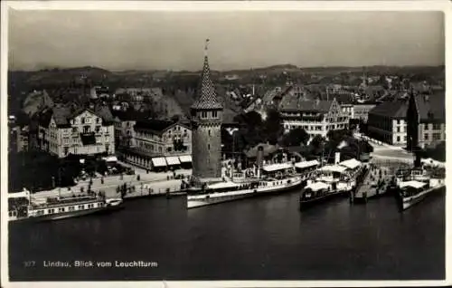 Ak Lindau am Bodensee Schwaben, Stadt vom Leuchtturm gesehen, Salondampfer