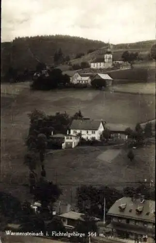 Ak Warmensteinach im Fichtelgebirge, 564 m, Teilansicht, Kirche, Wohnhäuser