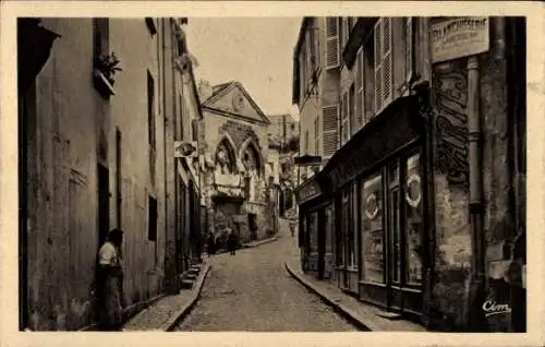 Ak Meulan Yvelines, Rue Notre Dame, Au fond, ancienne Chapelle Saint Michel