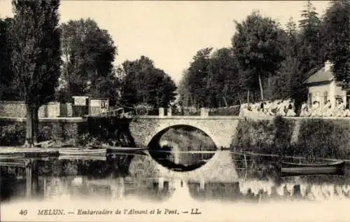 Ak Melun Seine et Marne, Embarcadere de l'Almont et le Pont