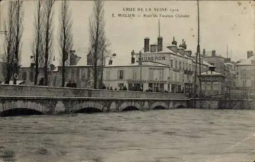 Ak Melun Seine et Marne, Crue de la Seine 1910, Pont de l'ancien Chatelet