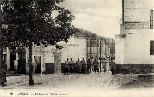 Ak Melun Seine et Marne, Caserne Breton