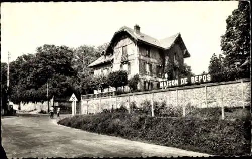 Ak Neauphle le Chateau Yvelines, Route de Saint Germain