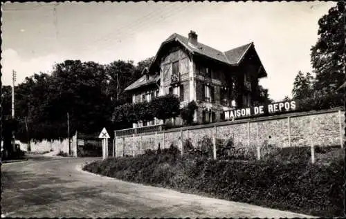 Ak Neauphle le Chateau Yvelines, Route de Saint Germain