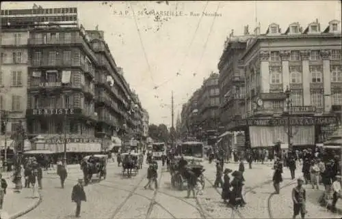 Ak Marseille Bouches du Rhône, Rue Noailles, Passanten, Straßenbahnen