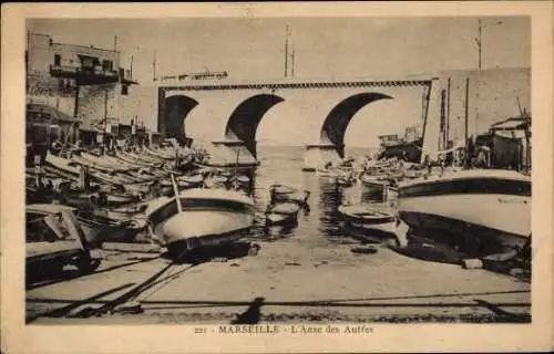 Ak Marseille Bouches du Rhône, L'Anse des Auffes, Brücke, Boote