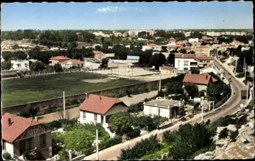 Ak Istres Bouches-du-Rhône, Sportplatz, Gesamtansicht