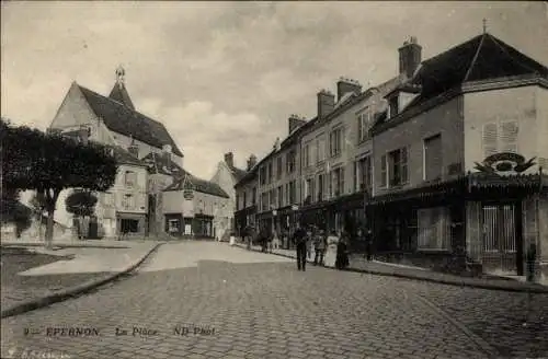 Ak Epernon Eure et Loir, Place