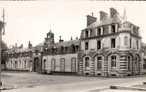 Ak La Ferté Vidame Eure et Loir, Chateau, Place Saint Simon