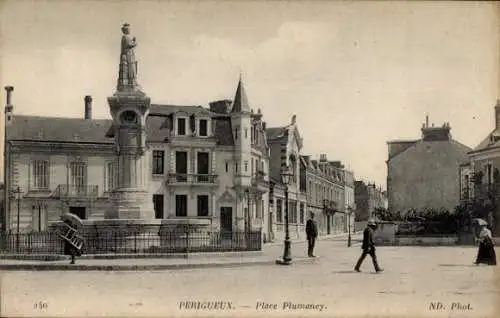 Ak Périgueux Dordogne, vue générale de la Place Plumaney