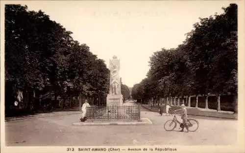 Ak Saint Amand Montrond Cher, Avenue de la République