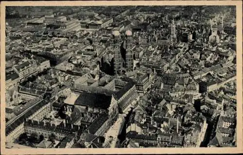 Ak München Bayern, Altstadtpartie, Fliegeraufnahme
