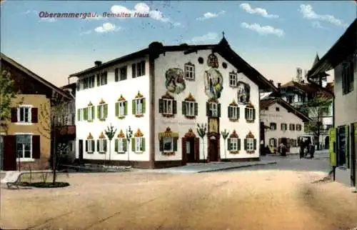 Ak Oberammergau, Verziertes Haus in der Innenstadt