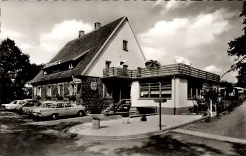 Ak Völlinghausen Möhnesee im Kreis Soest Nordrhein Westfalen, Hotel Mutti Höcker, Autos