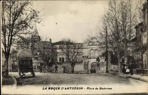 Ak La Roque d'Anthéron Bouches du Rhône, Place de Badereau