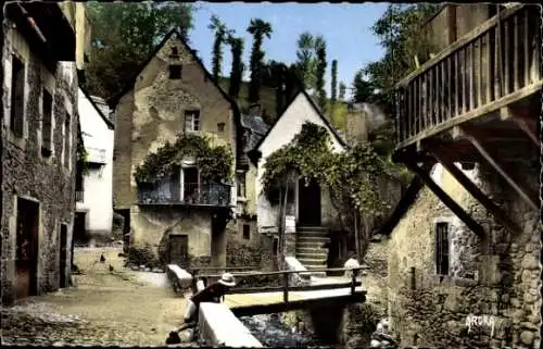 Ak Saint Geniez d'Olt et d'Aubrac Aveyron, Maisons pittoresques