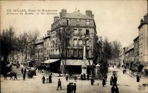 Ak Millau Aveyron, Place du Mandaroux, Avenues de Rodez et de Severac