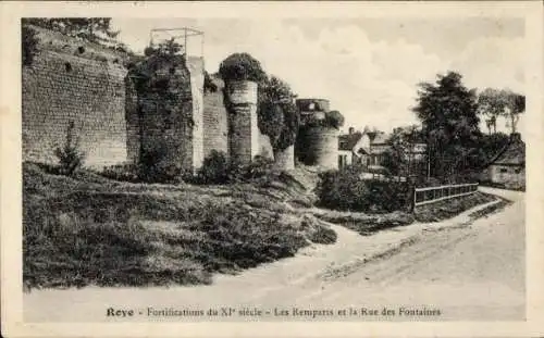 Ak Roye Somme, Les Remparts, Rue des Fontaines