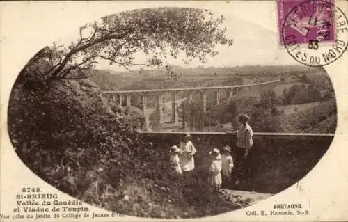 Ak Saint Brieuc Côtes d'Armor, Vallee du Gouedic, Viaduc de Toupin, Vue prise du Jardin du College