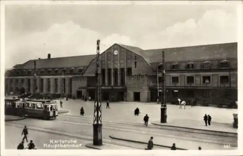 Ak Karlsruhe in Baden Württemberg, Blick auf den Hauptbahnhof, Straßenbahn