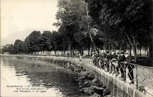 Ak Évian les Bains Haute Savoie, am See, Angler