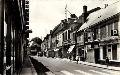 Ak Cloyes sur le Loir Eure et Loir, Rue nationale, Coiffure