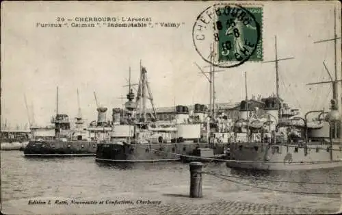 Ak Cherbourg Manche, Französische Kriegsschiffe Caiman, Indomptable, Valmy