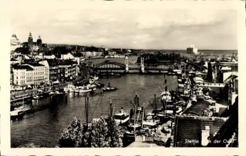 Ak Szczecin Stettin Pommern, Hafen, Gesamtansicht, Brücke, Oder