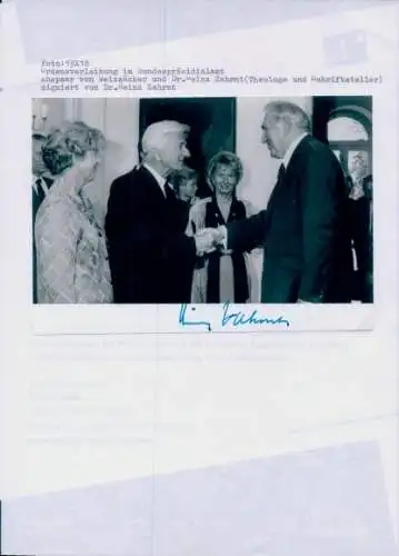 Foto Ordensverleihung in Bundespräsidialamt, Ehepaar von Weizsäcker, Dr. Heinz Zahrnt