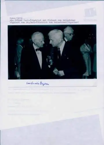 Foto Brüder Carl Friedrich und Richard von Weizsäcker, Autogramm