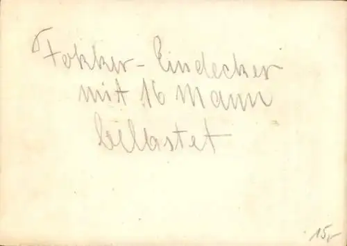 Foto Ak Fokker Eindecker mit 16 Mann belastet, Kampfeindecker