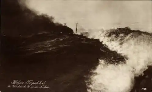 Ak Deutsches Kriegsschiff, Hochsee Torpedoboot bei Windstärke 10 auf der Nordsee, Kaiserliche Marine