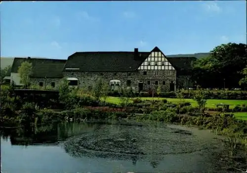 Ak Altenhellefeld Sundern Sauerland, Gut Funkenhof, Fachwerkhaus, Gewässer