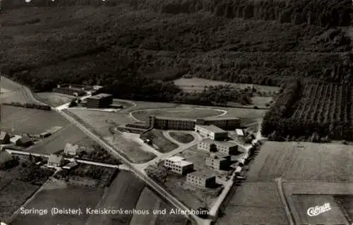 Ak Springe am Deister, Kreiskrankenhaus und Altersheim, Luftbild