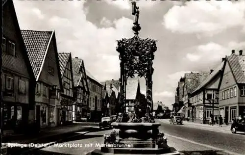 Ak Springe am Deister, Marktplatz, Marienbrunnen