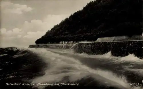 Ak Koserow an der Ostsee Usedom, Blick auf die Brandung am Streckelberg, Wald