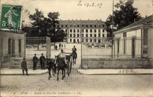 Ak Avon Seine et Marne, Entree du Quartier Lariboisiere