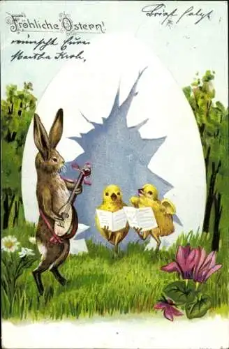 Präge Ak Fröhliche Ostern, Osterhase spielt Mandoline, Küken singen