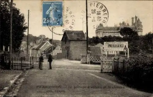 Ak Pierrefonds Oise, Bahnübergang, Schloss