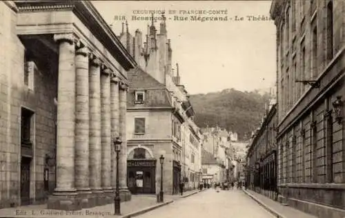 Ak Besancon Doubs, Rue Mégevand le Théâtre, Straßenpartie