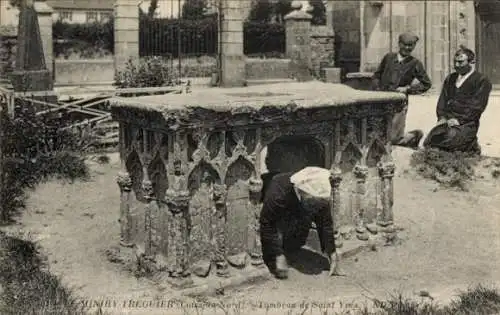 Ak Minihy Tréguier Côtes d’Armor, Tombeau de Saint Yves